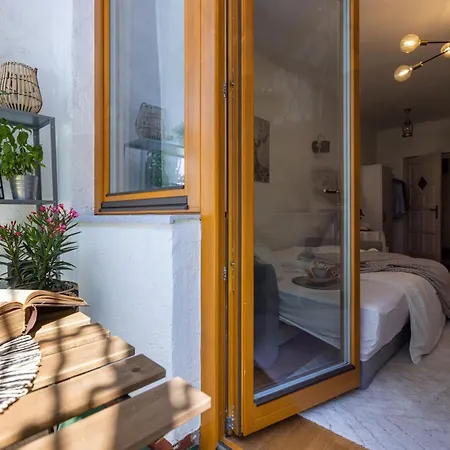 Cozy, Modern With Balcony In Buda Budapesta
