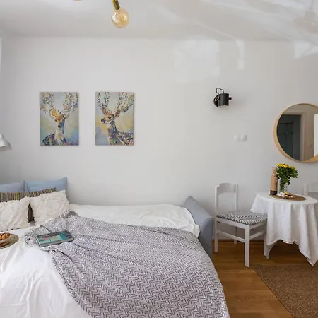 Lägenhet Cozy, Modern With Balcony In Buda *