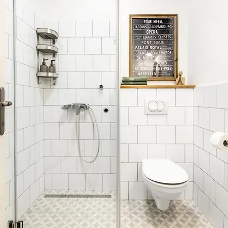 Sunny 2 Room Apartment In The Heart Of Buda Budapeşte