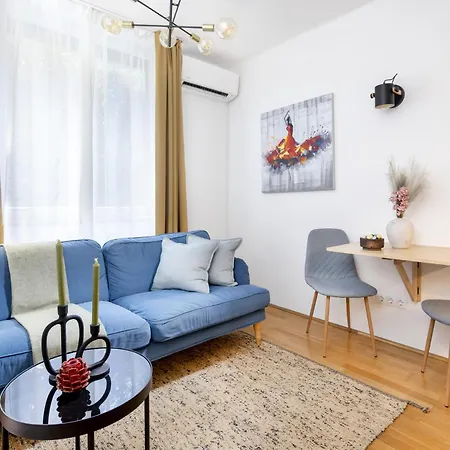 Cozy, Modern With Balcony In Buda 아파트 *