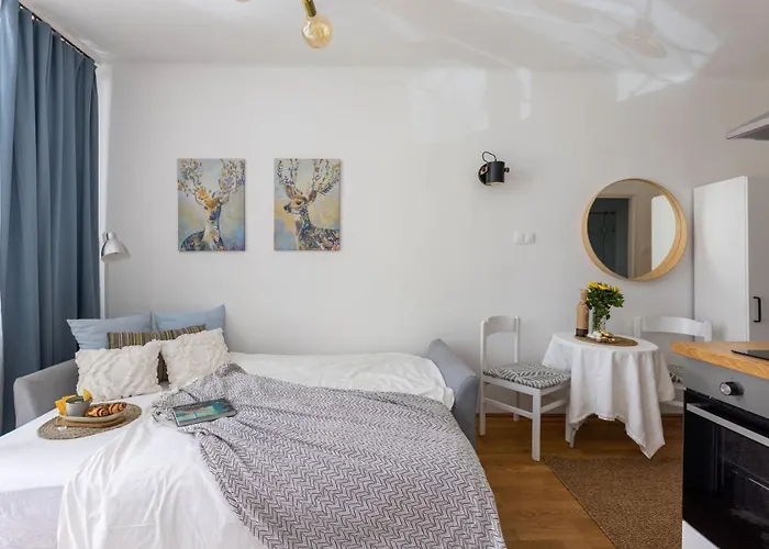 아파트 Cozy, Modern With Balcony In Buda *